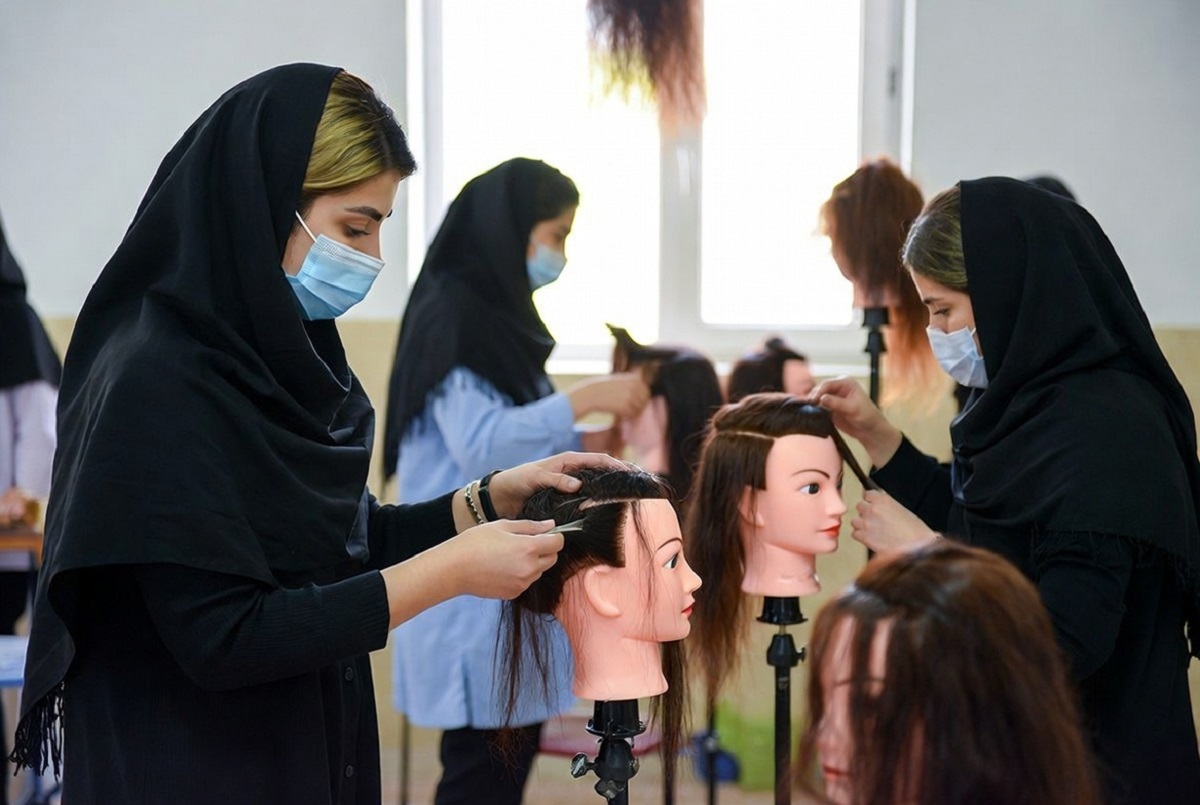 آموزش کوتاهی مو زنانه در اصفهان